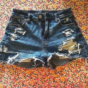 Cute ripped shorts for summer!! 🌺🏝️